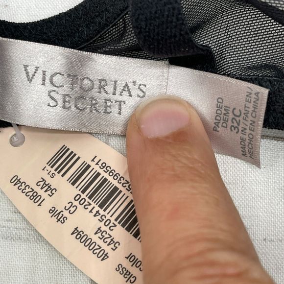 NWT-Victoria's Secret Womens Padded Demi Pushup Bra Size 32C  Black Underwire - Picture 8 of 9